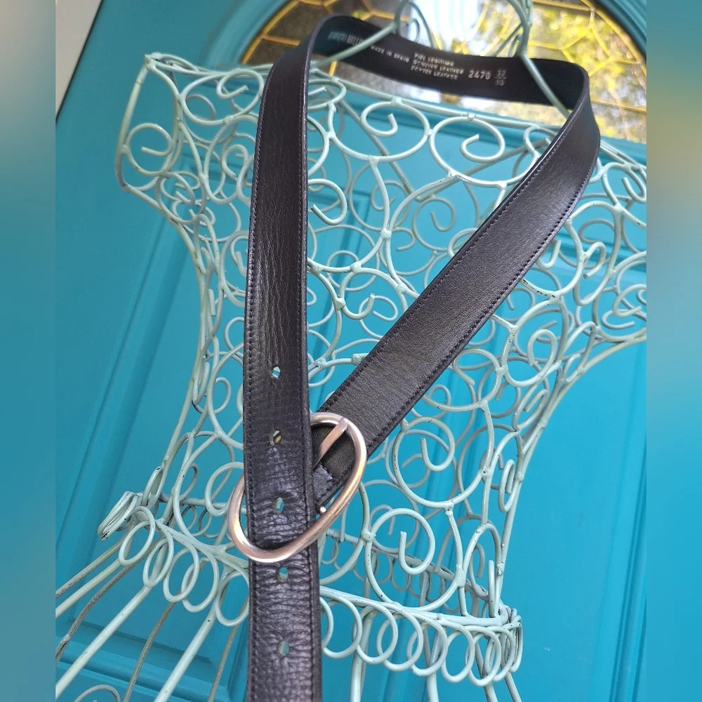 Genuine Leather Belt Vintage Womens Made in Spain Thin Black Plain Round Buckle